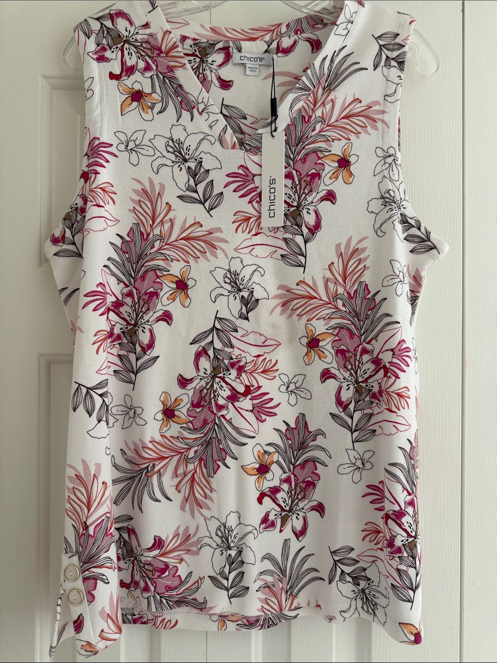 Chico's White Floral Vneck Tank Nwt Size 2